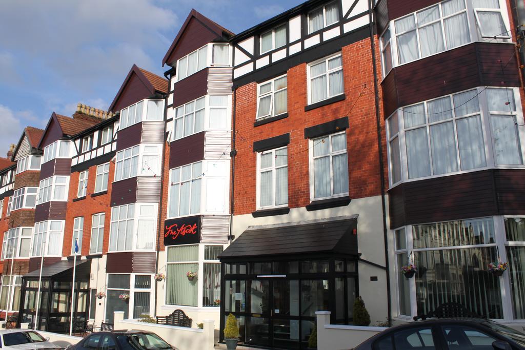 Ascot Hotel Douglas Exterior photo